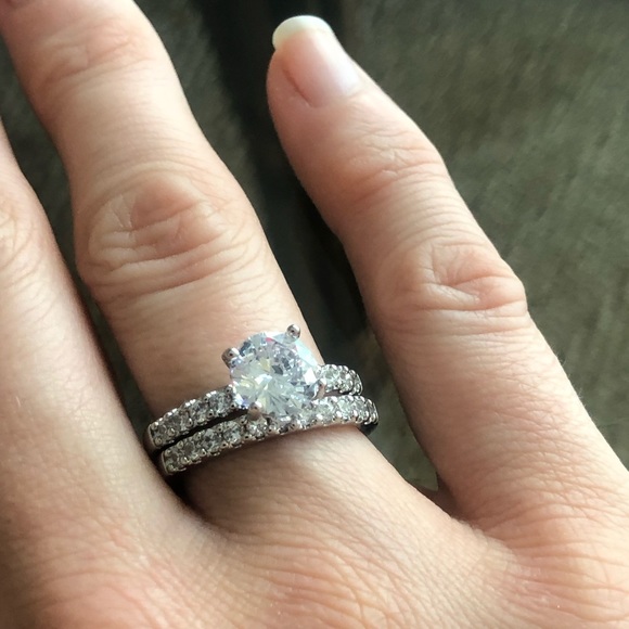 💍925 Stamped Sterling Silver Wedding Ring Band Set💍 - Picture 5 of 6